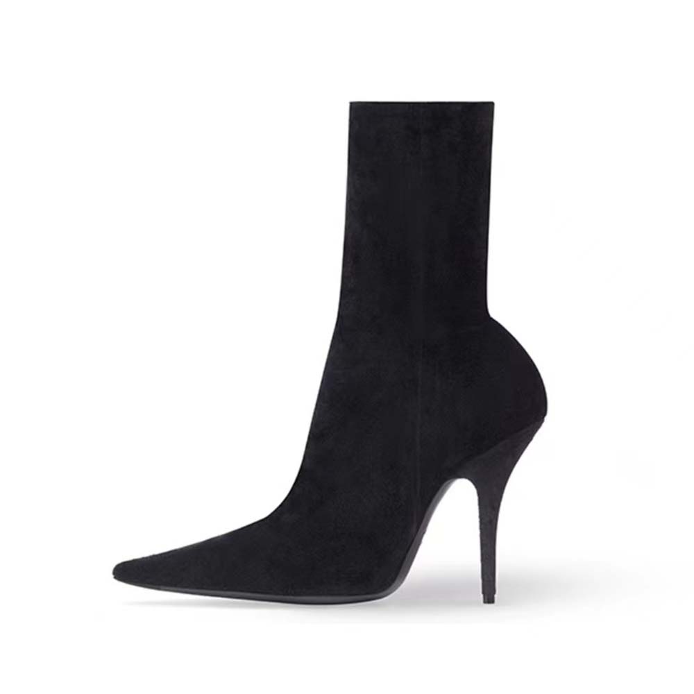 Close-up on pointed toe and zipper of Balenciaga Women Knife bootie