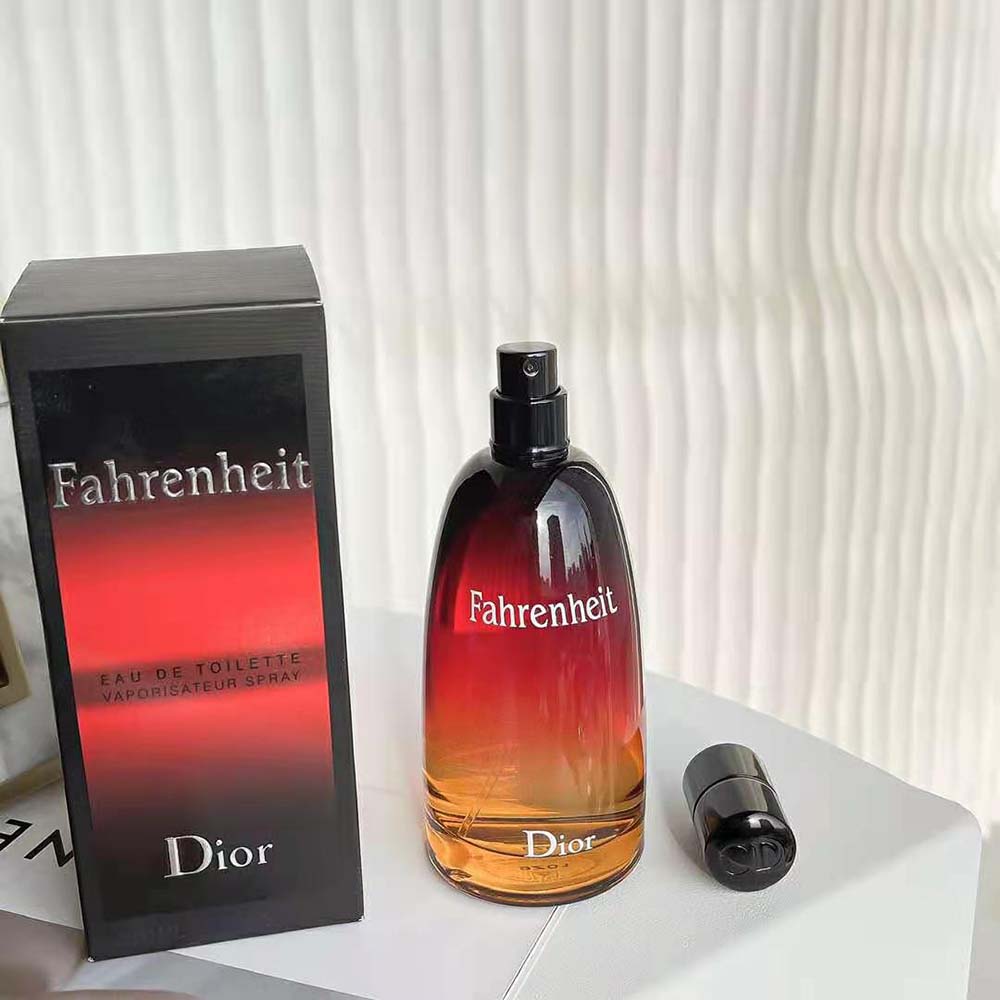 Angled shot showing cap and logo of Dior Men Fahrenheit Eau de Toilette 100 ml