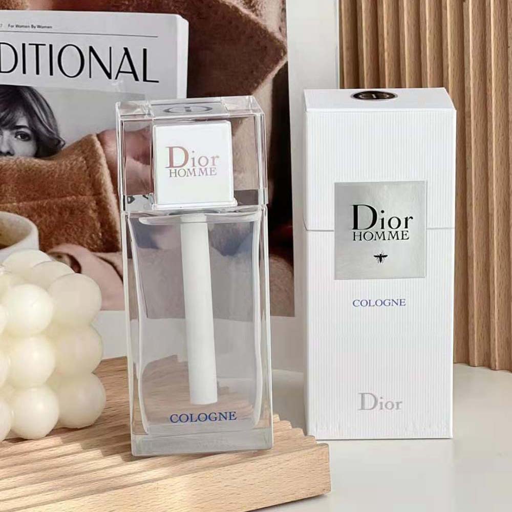 Close-up of Dior Men Homme Cologne Eau de Cologne spray nozzle detail