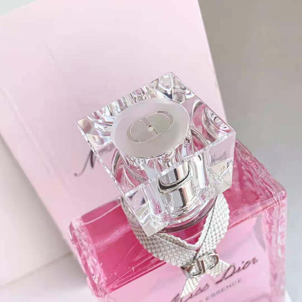 Dior Women Miss Dior Rose Essence Eau de Toilette – Fresh, Floral and Woody Notes 100 ml - image 8