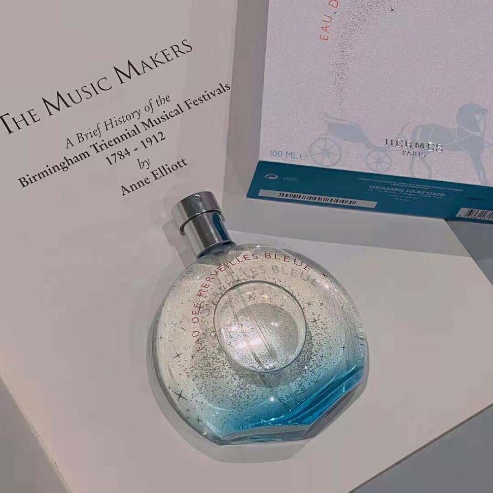Side angle highlighting Hermes Women Eau Des Merveilles Bleue bottle details
