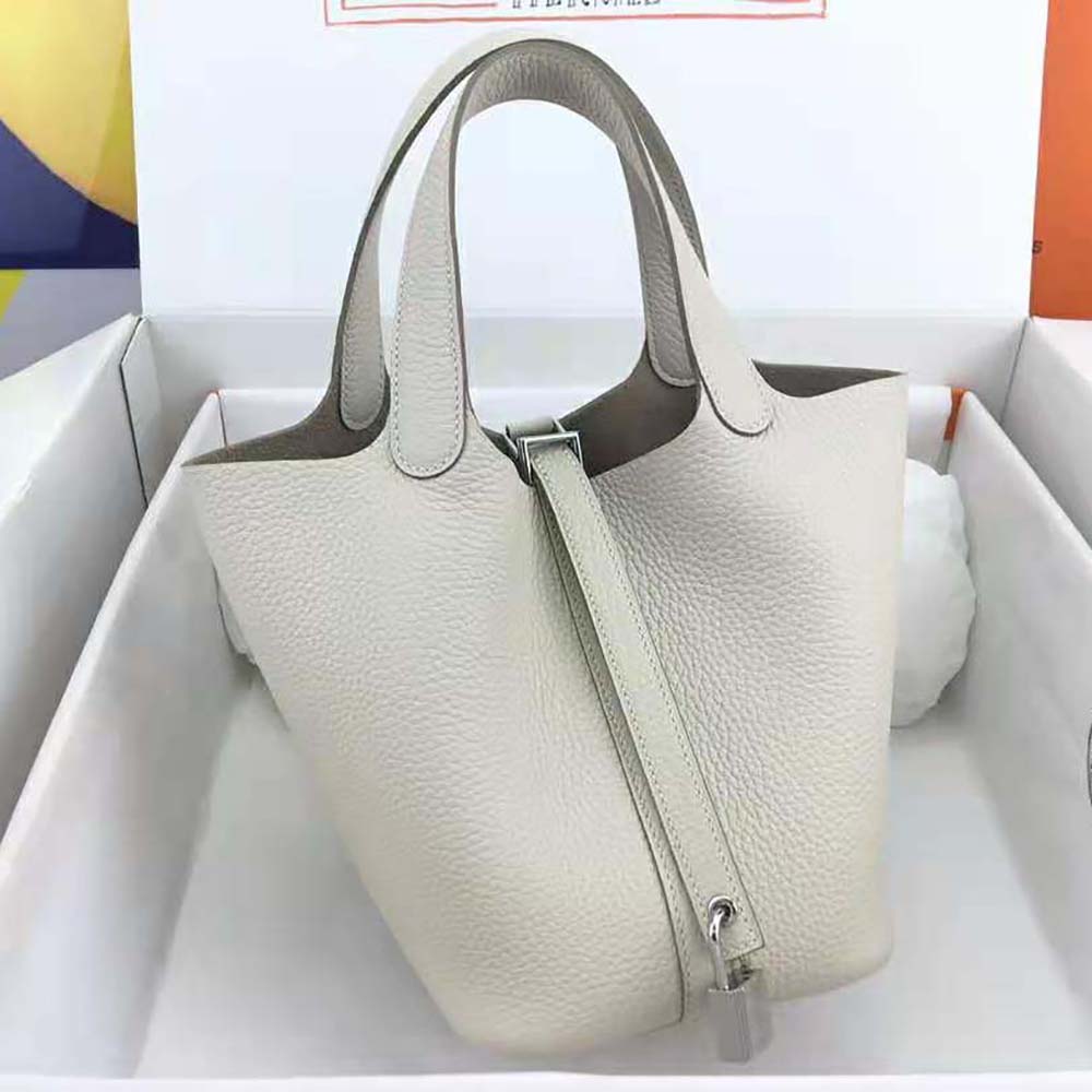 Close-up of the Palladium lock on Hermes Women Picotin Lock 22cm White