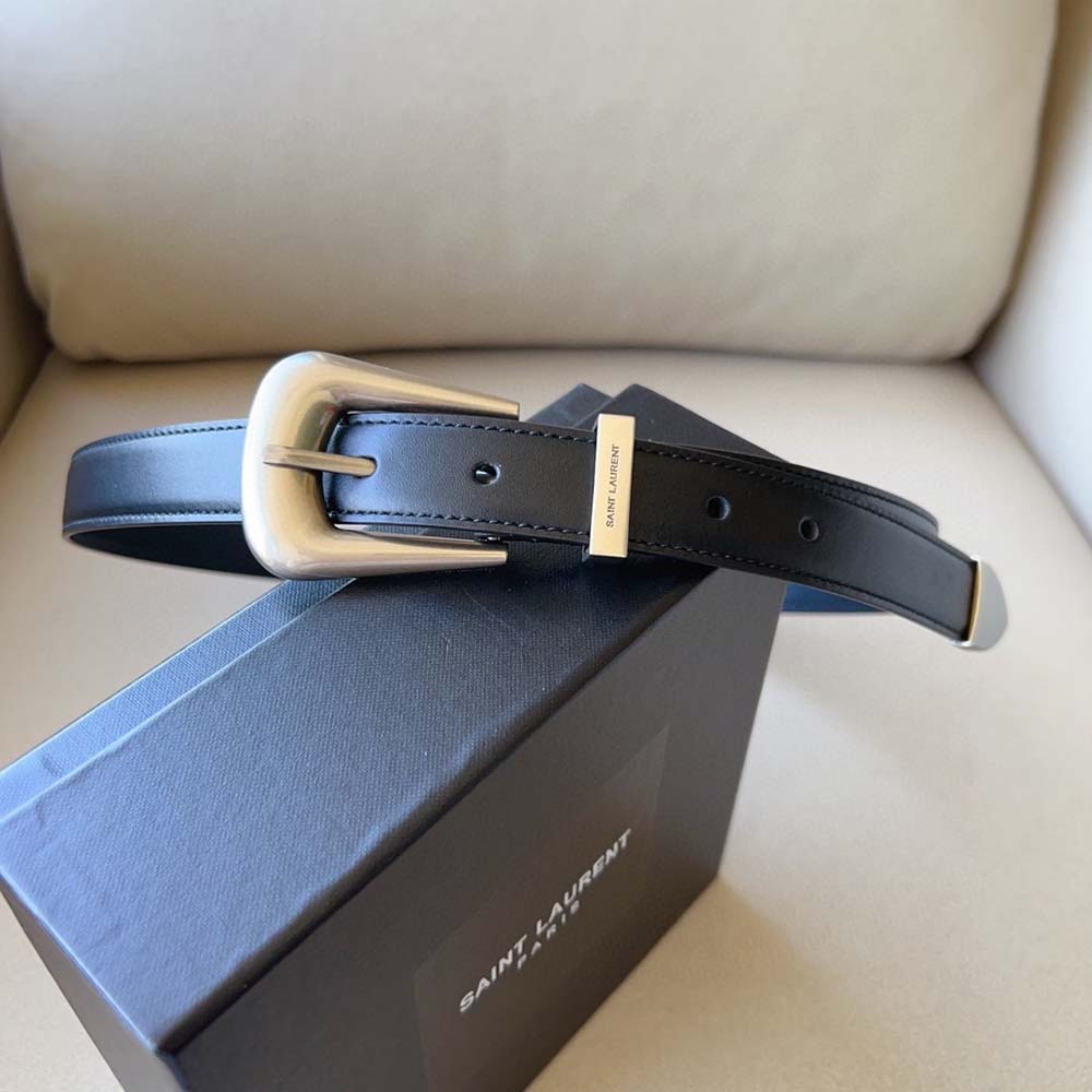 Close-up of polished YSL buckle on Saint Laurent YSL Women Folk Buckle Belt