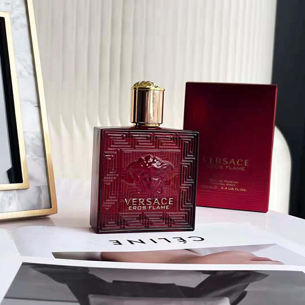 Close-up of Versace Men Eros Flame Edp 100 ml Medusa logo detail