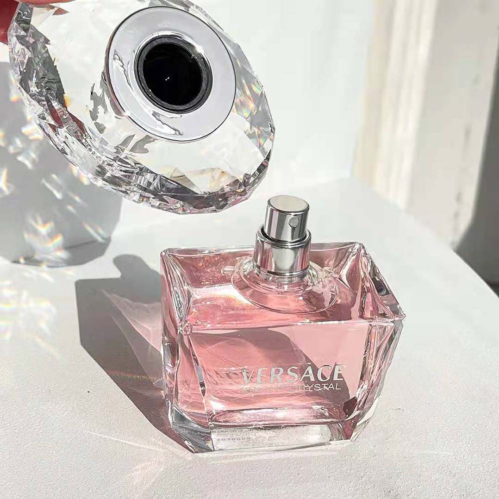 Versace Women Bright Crystal Edt 90 ml - image 10