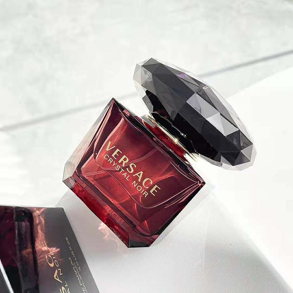 Versace Women Crystal Noir Edt 90 ml - image 4