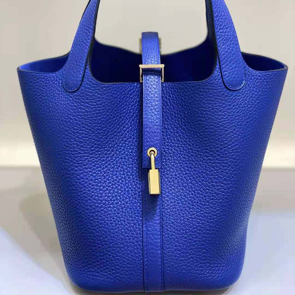 Close-up of silver lock detail on Hermes Women Picotin Lock 18cm Navy bag