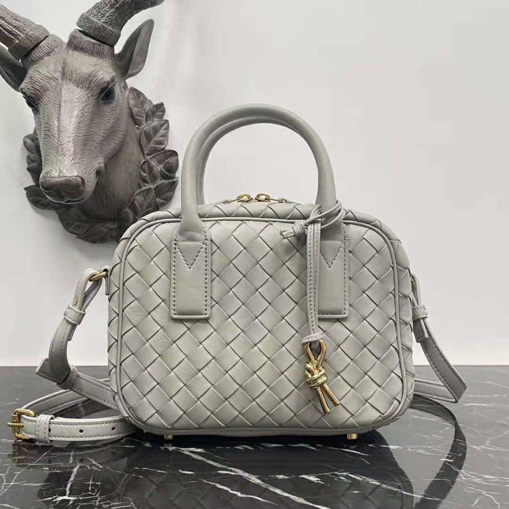 Close-up of Intrecciato woven leather detail on Bottega Veneta Men Small Getaway