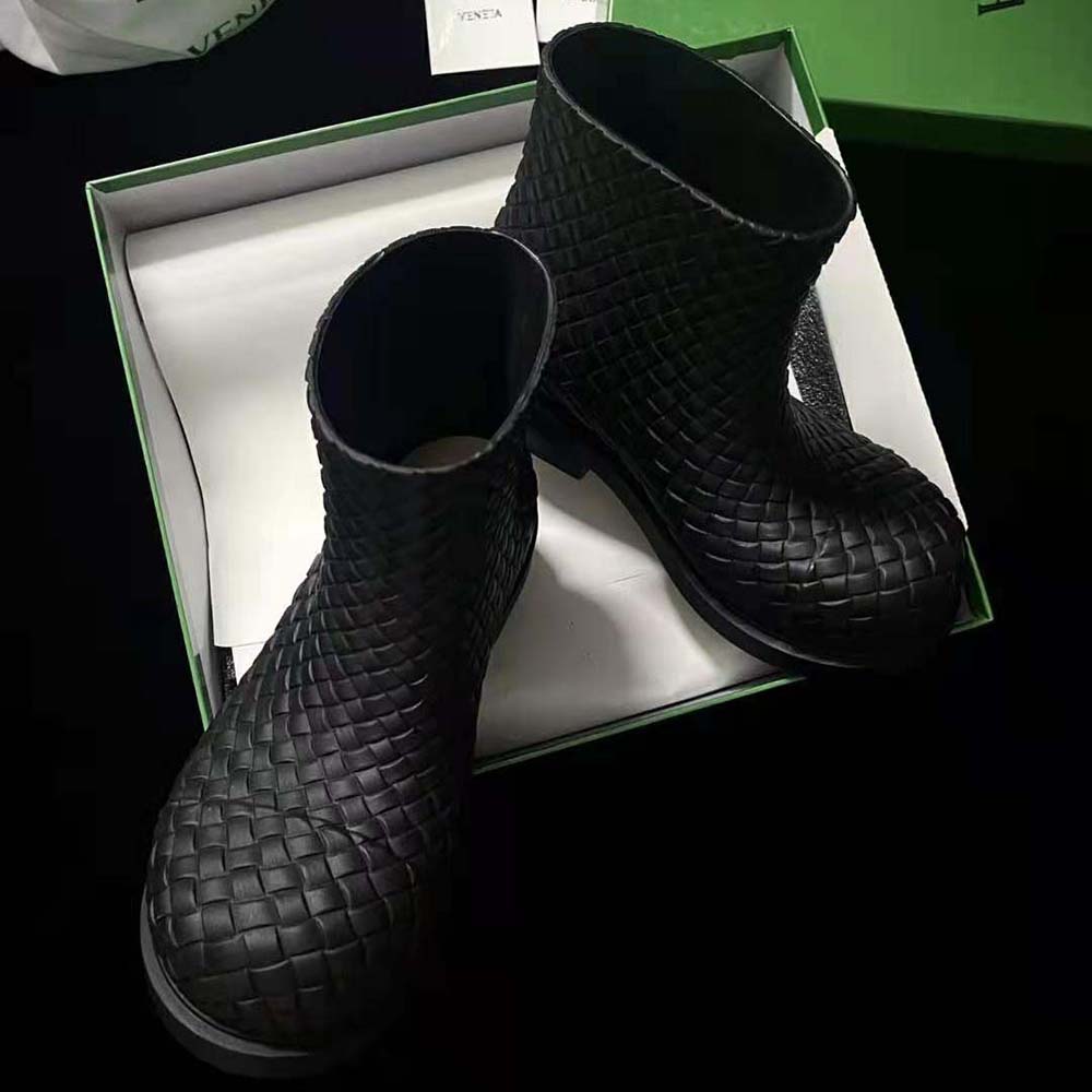 Top view of Bottega Veneta Unisex Fireman Ankle Boot-Black highlighting lace closure