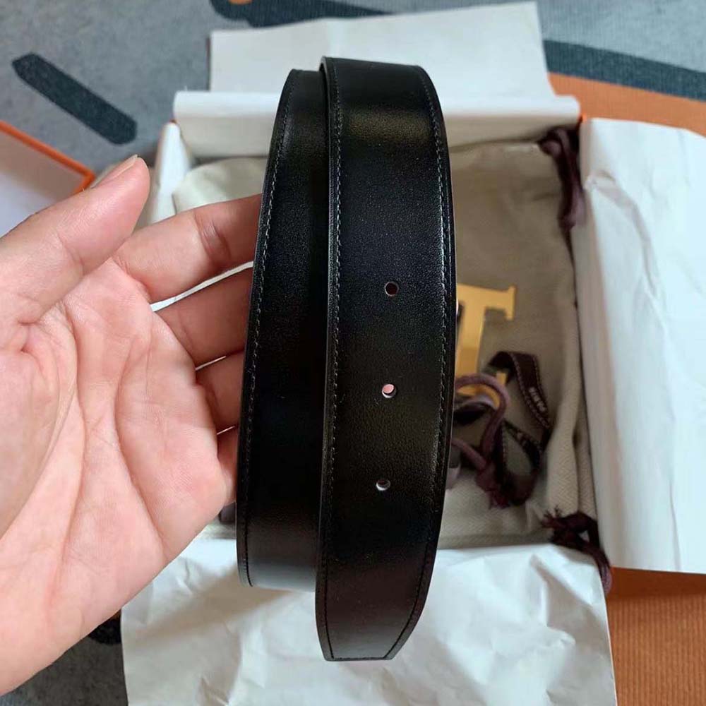 Side angle showing reversible leather strap texture on Hermes Men H Belt Buckle