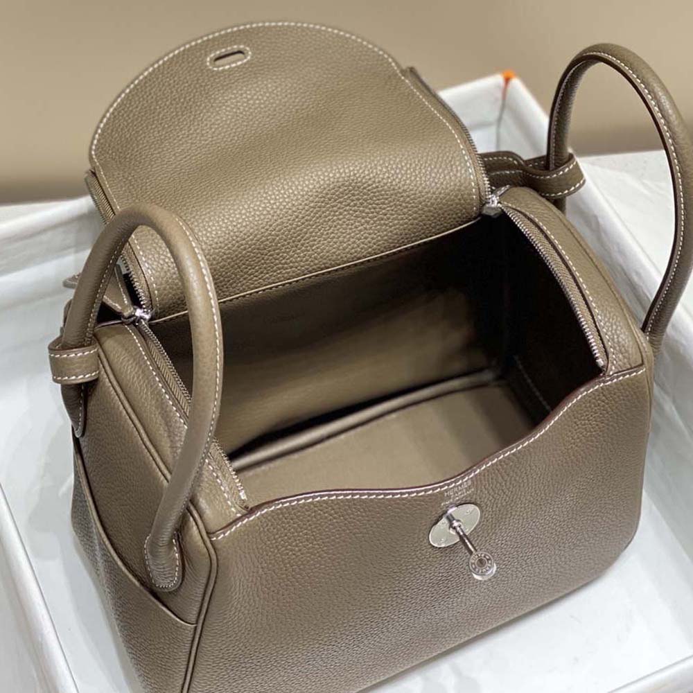 Hermes Women Lindy 26 in Clemence Leather-Gray/Silver - image 6