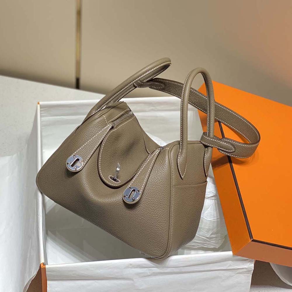 Hermes Women Lindy 26 in Clemence Leather-Gray/Silver - image 4