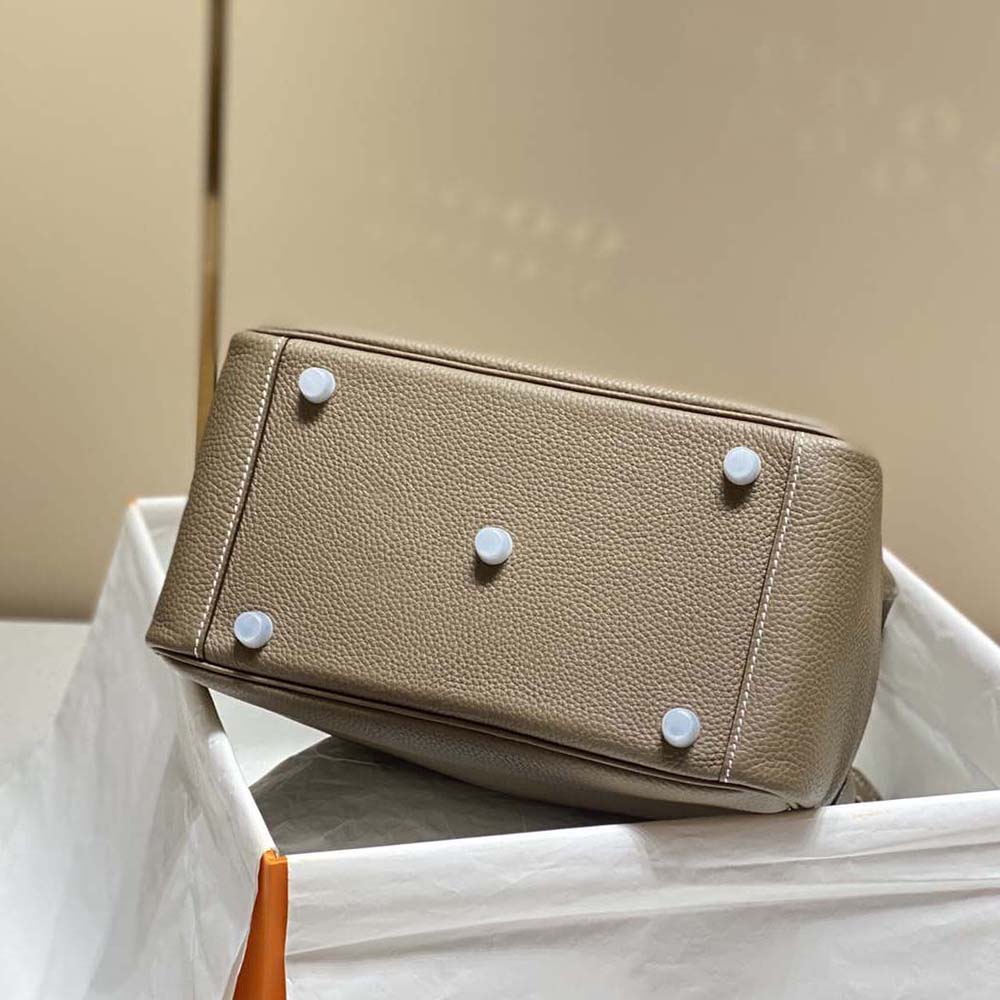 Hermes Women Lindy 26 in Clemence Leather-Gray/Silver - image 7