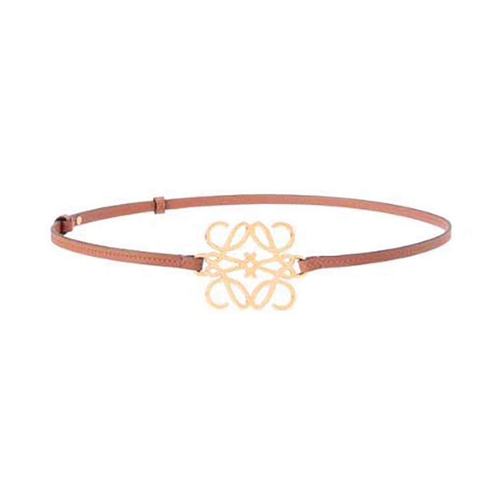 Front angle of Loewe Women Anagram Belt in Classic Calfskin-Tan showing buckle