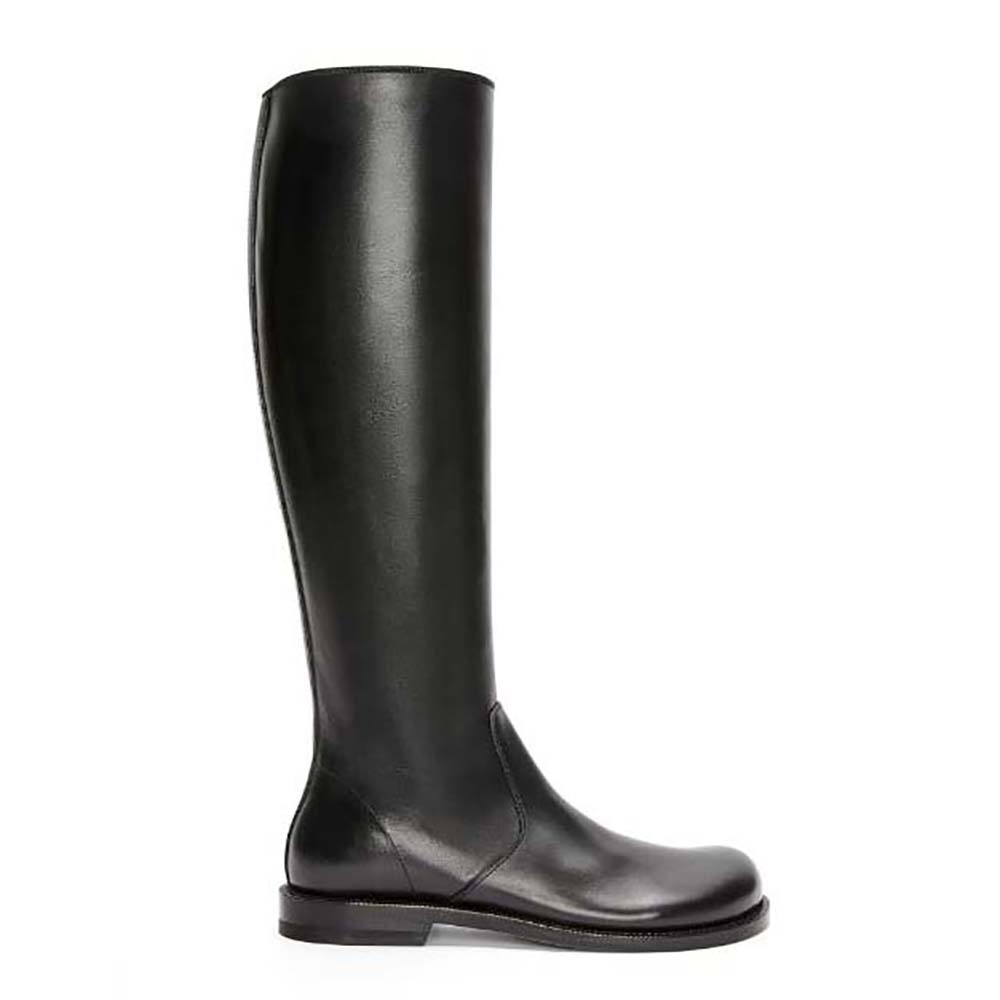 Side profile of Loewe Women Campo Boot in Calfskin-Black showing silhouette