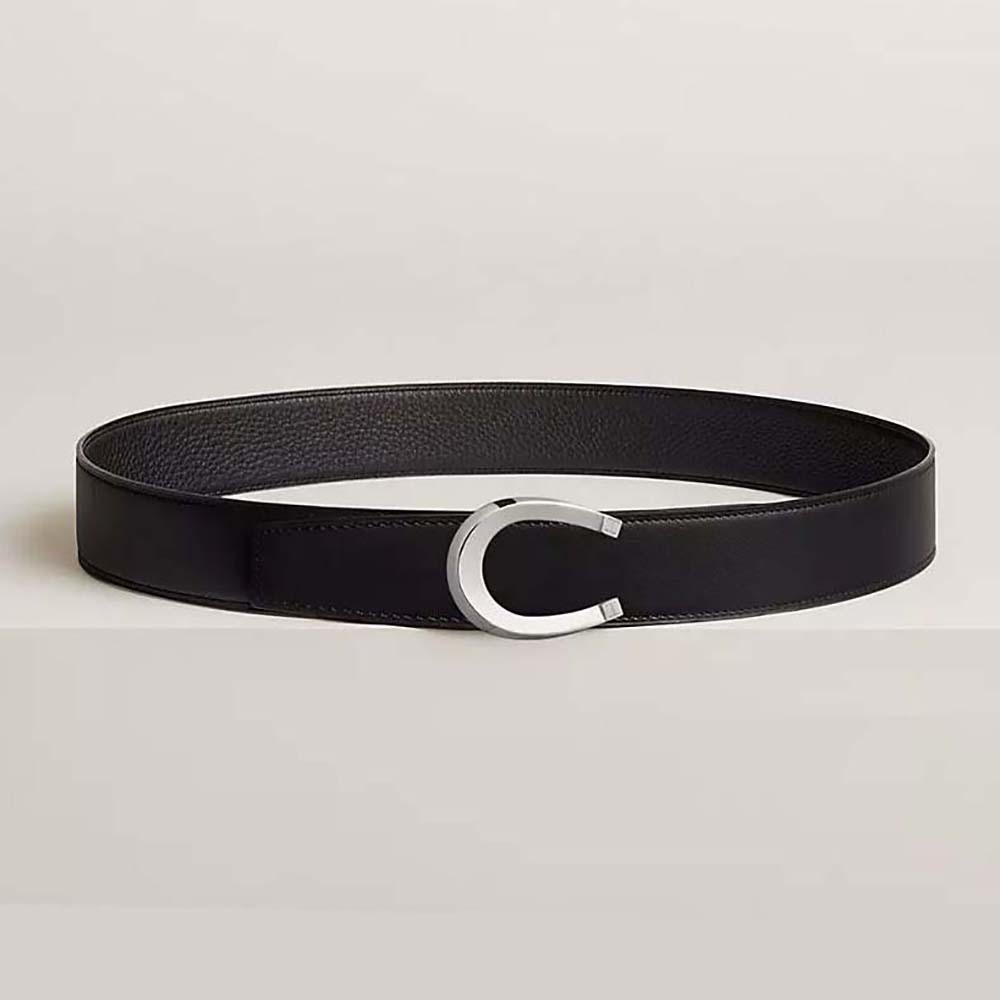 Close-up of Hermes Men Luck Belt Buckle & Reversible Leather Strap 38 mm-Black buckle detail