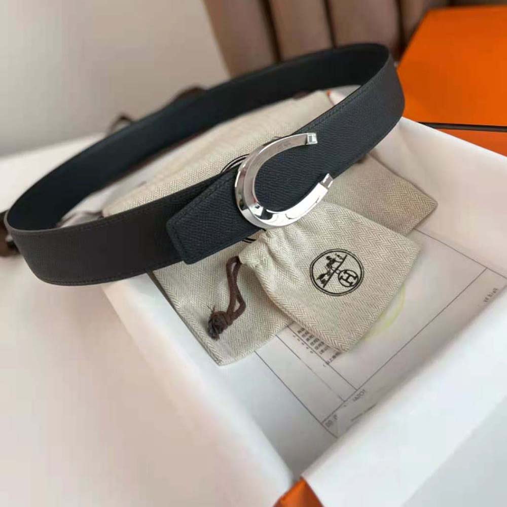 Front angle showing signature buckle on Hermes Men Luck Belt Buckle & Reversible Leather Strap