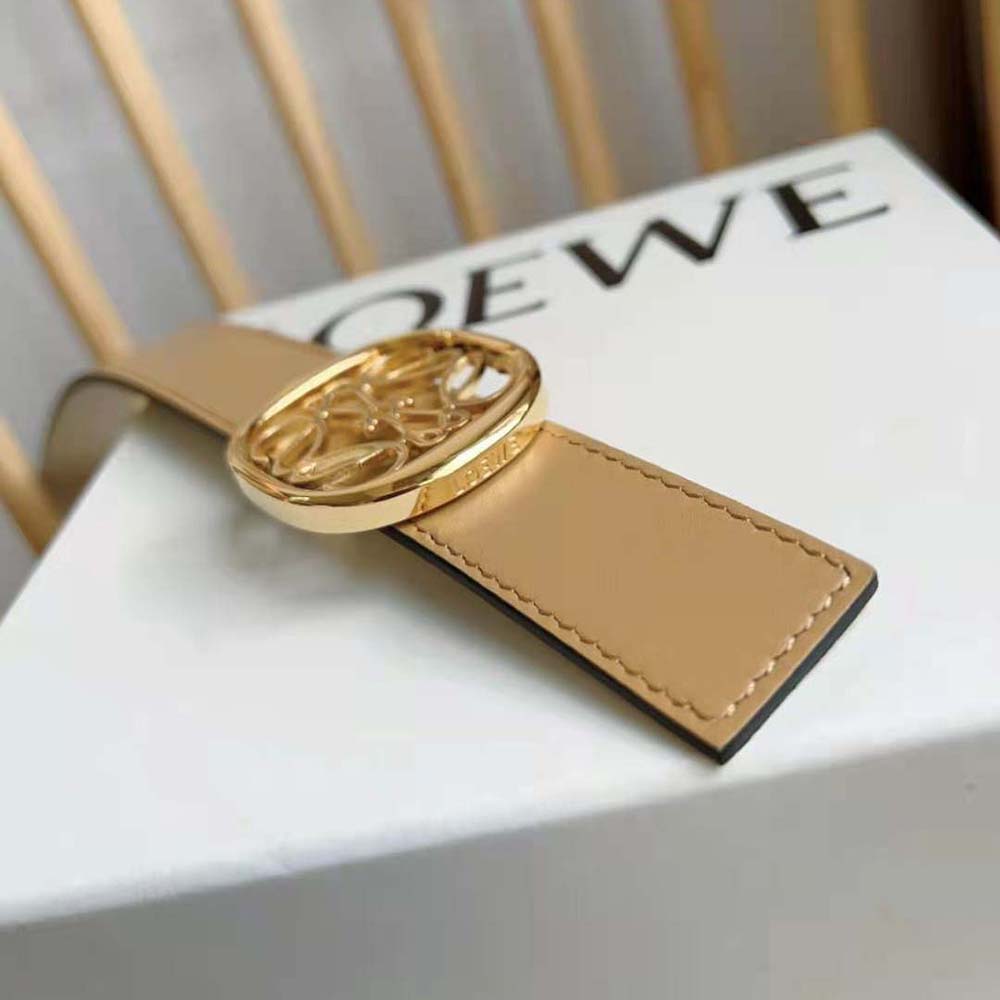 Loewe Women Reversible Anagram Ellipse Belt in Smooth Calfskin-Beige - image 9