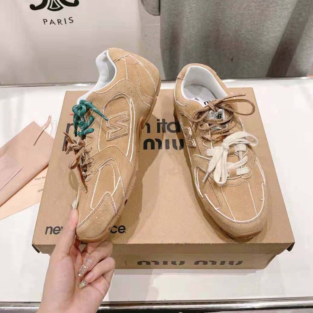 Miu Miu Women New Balance X Miu Miu 530 SL Suede Sneakers-Cinnamon - image 4