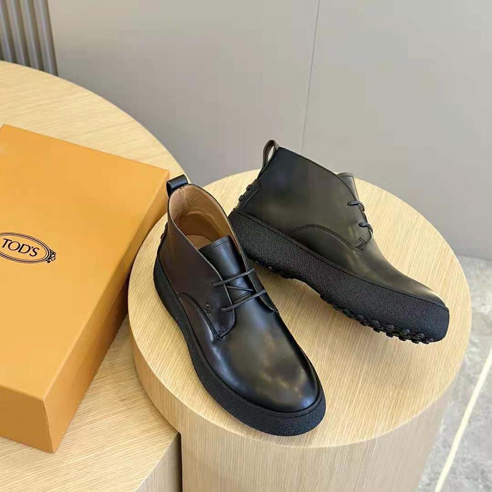 Sole detail showing signature rubber pattern on Tod’s Men W. G. Desert Boots