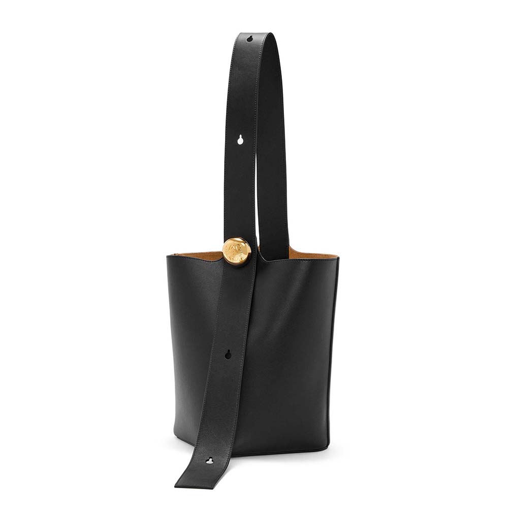 Front view of Loewe Unisex Medium Pebble Bucket Bag in Mellow Calfskin-Black