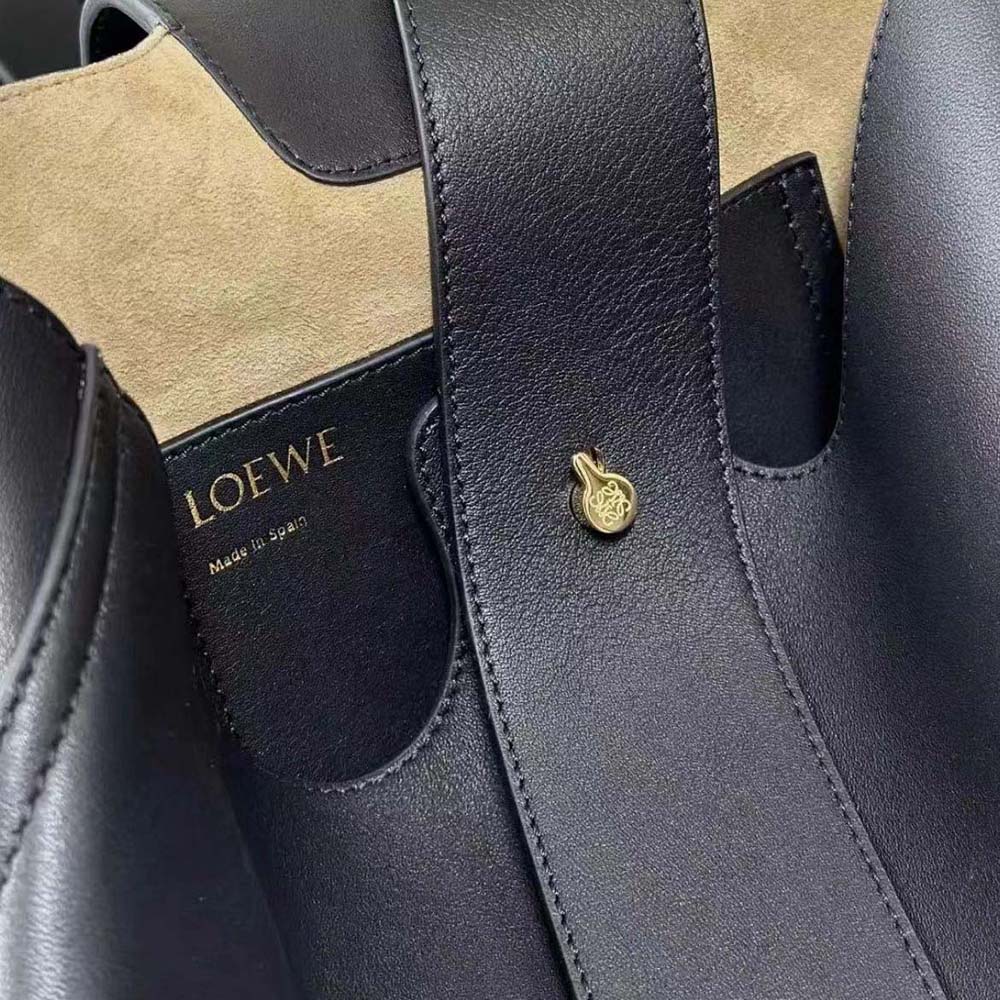 Loewe Unisex Medium Pebble Bucket Bag in Mellow Calfskin-Black - image 6