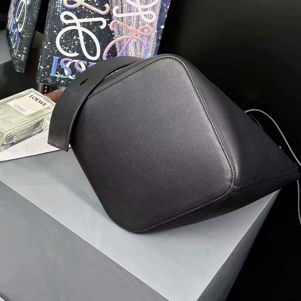Loewe Unisex Medium Pebble Bucket Bag in Mellow Calfskin-Black - image 4