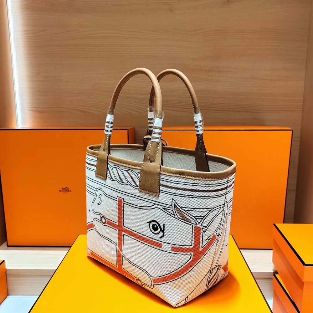 Side profile showing silhouette of Hermes Unisex Steeple 25 Tote Bag-Brown