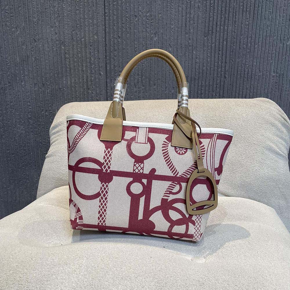 Close-up of signature silver hardware on Hermes Tote Bag Purple