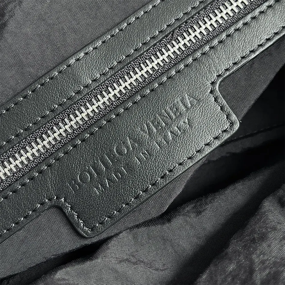 Bottega Veneta Unisex Intrecciato Flap Backpack-Black - image 9
