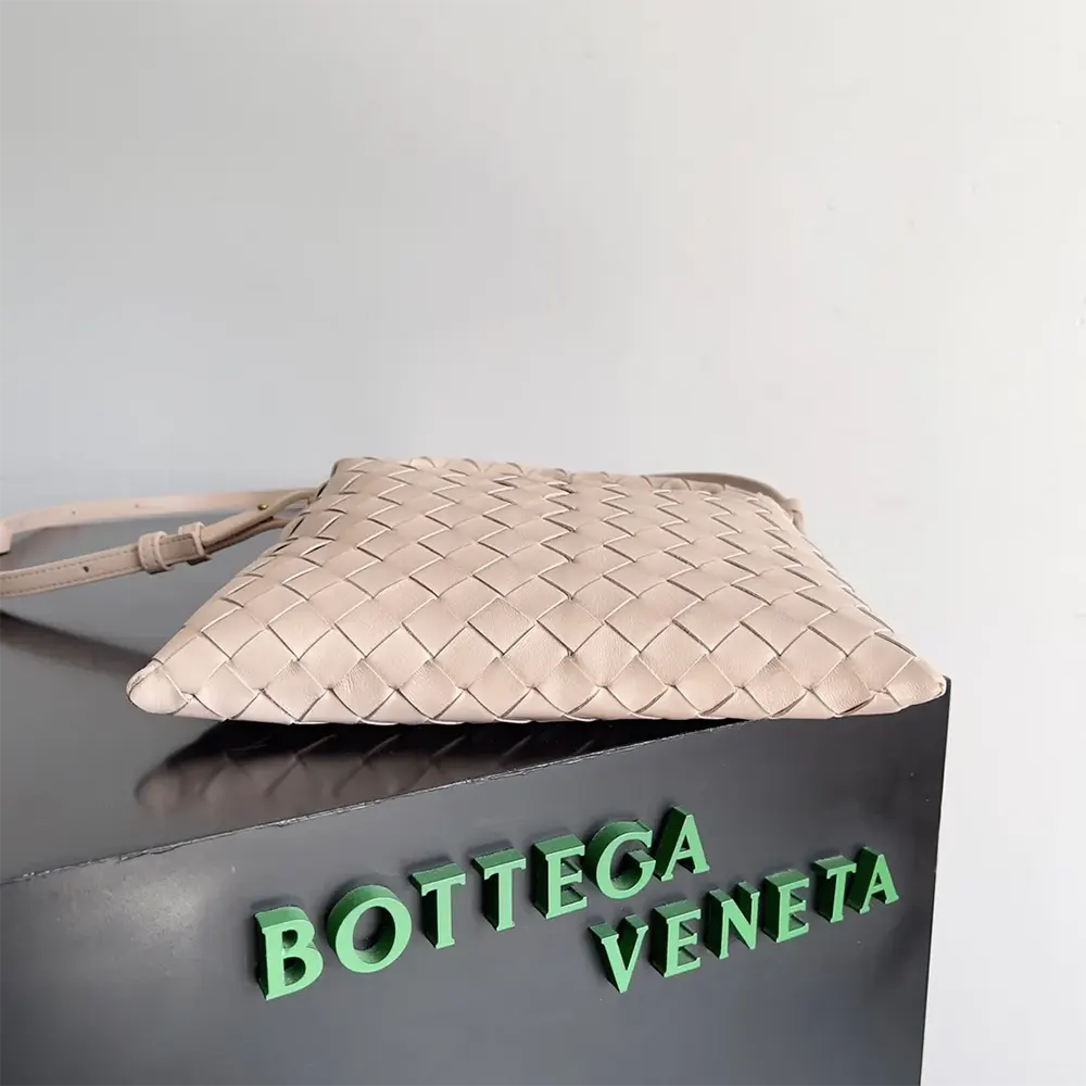 Bottega Veneta Women Mini Hop in Calf Leather-Pink - image 4