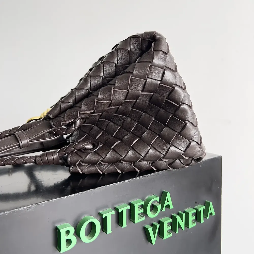 Bottega Veneta Women Small Andiamo Parachute-Black - image 10