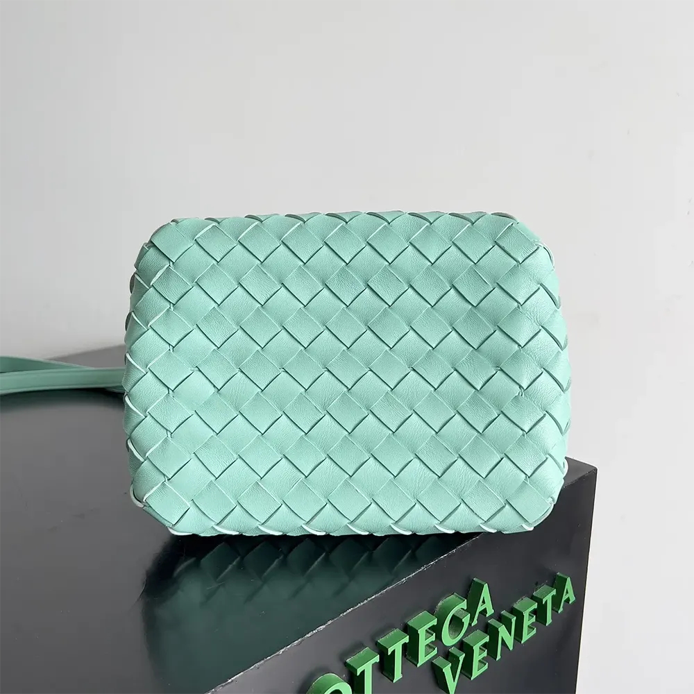 Bottega Veneta Women Small Andiamo Parachute- Green oasis - image 5