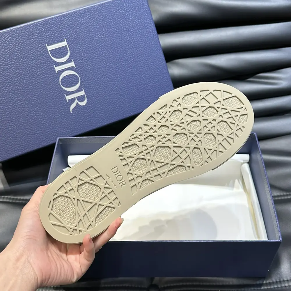 Dior Men B33 Sneaker Beige Grained Calfskin and Beige Dior Gravity Leather - image 10