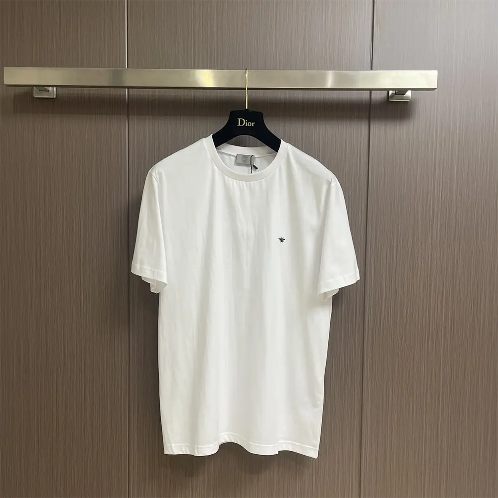 Close-up of embroidered bee detail on Dior Men T-Shirt white jersey