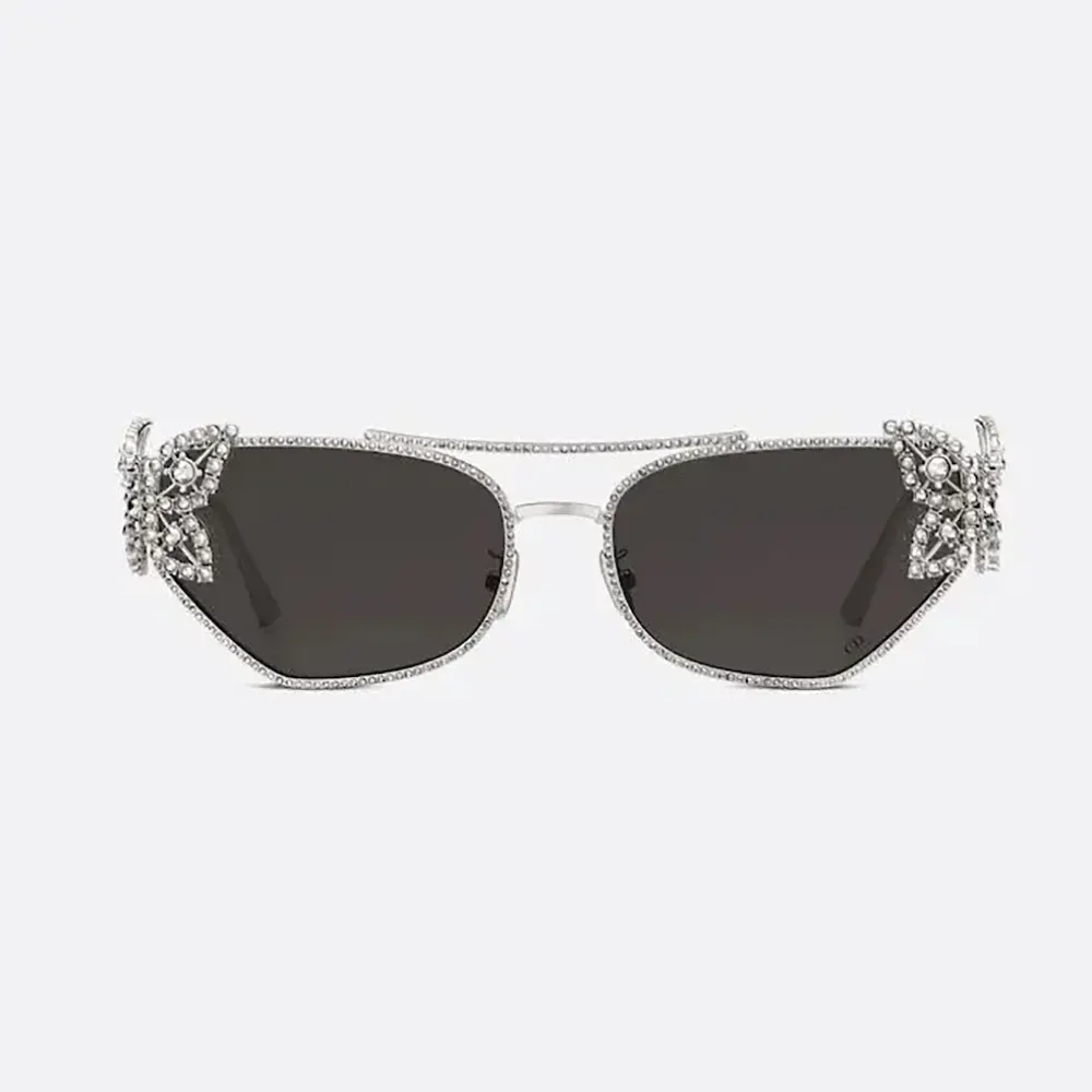 Close-up of silver metal frame and Swarovski® crystals on DiorFantastica sunglasses