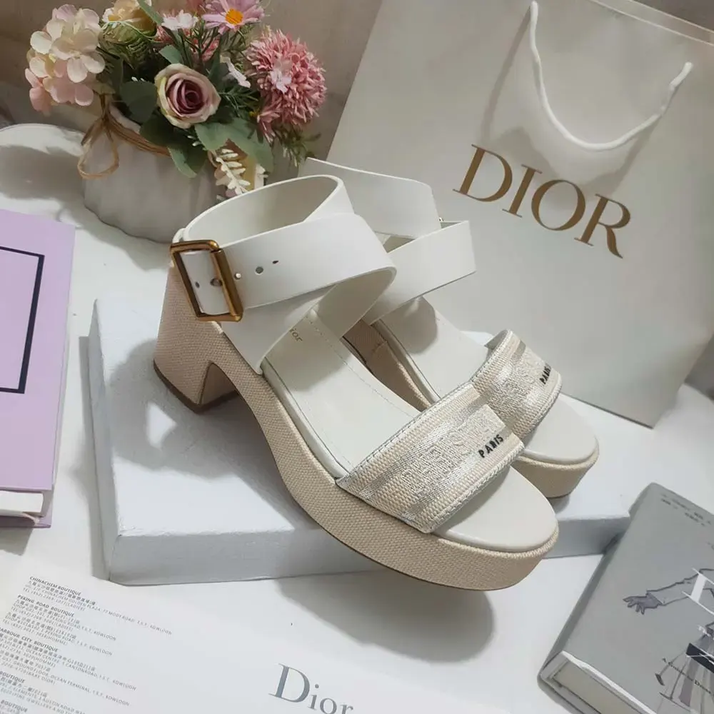 Close-up of embroidered cotton detail on Dior Women Dioriviera Dway Heeled Sandal white sandal