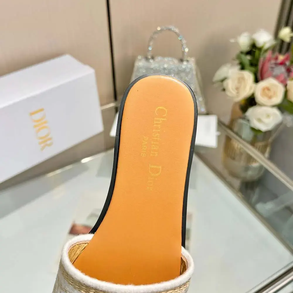 Dior Women Dioriviera Dway Slide Natural Raffia and White Embroidered Cotton - image 8