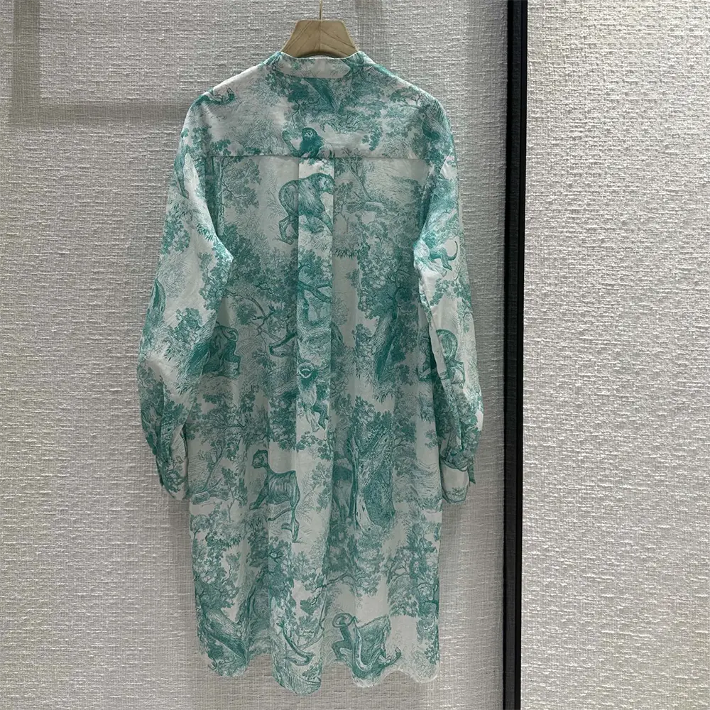 Side profile showing relaxed silhouette of Dior Women Dioriviera Long Blouse