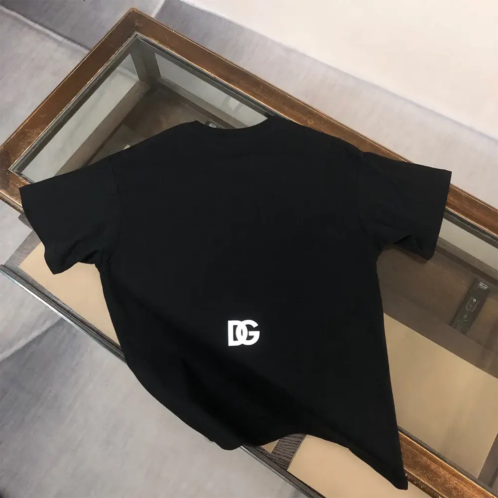 Side angle showing silhouette of Dolce Gabbana D&G Men Short-sleeved T-shirt