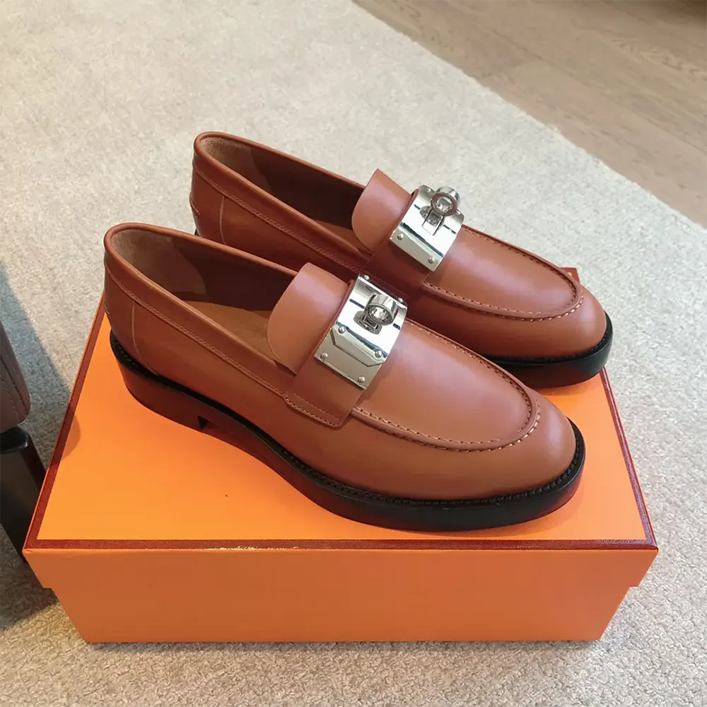 Top-down look at Hermes Women Hot Loafer-Brown stitching and silhouette