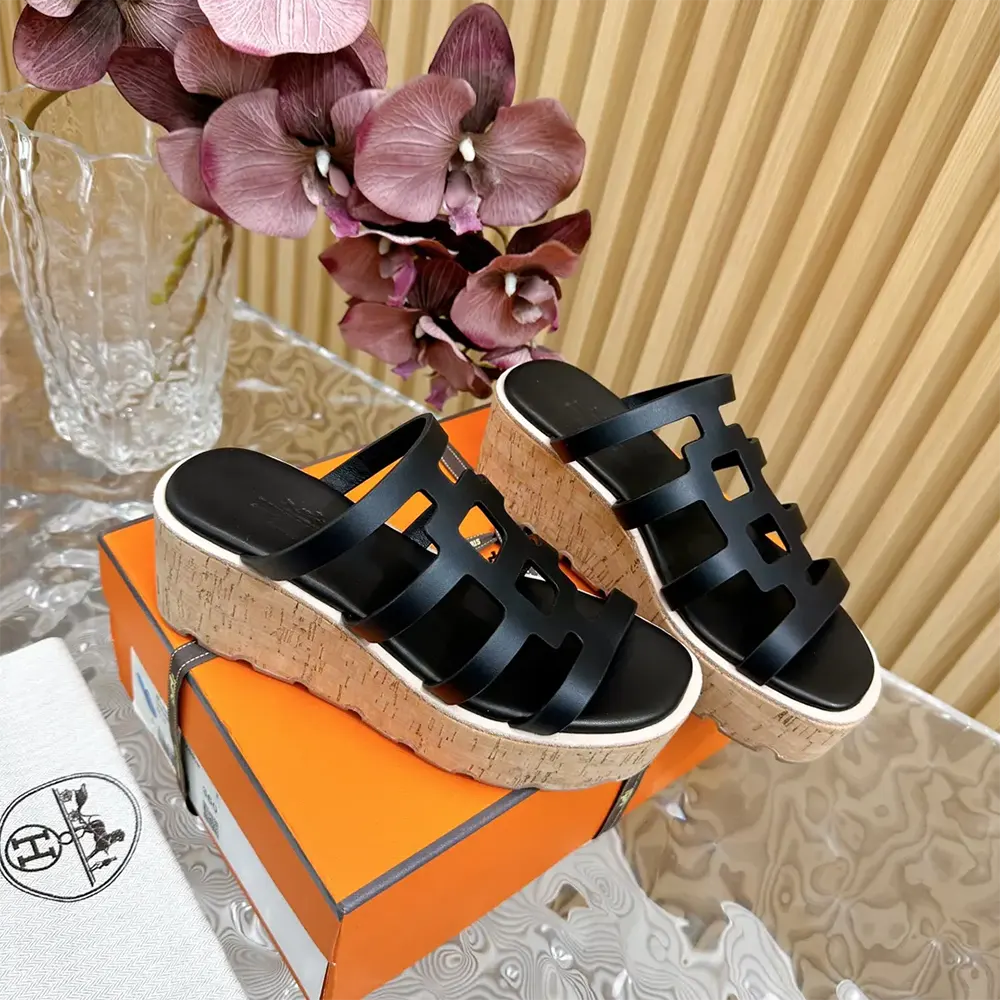 Side profile showing 30mm heel of Hermes Women Isabella 30 Sandal