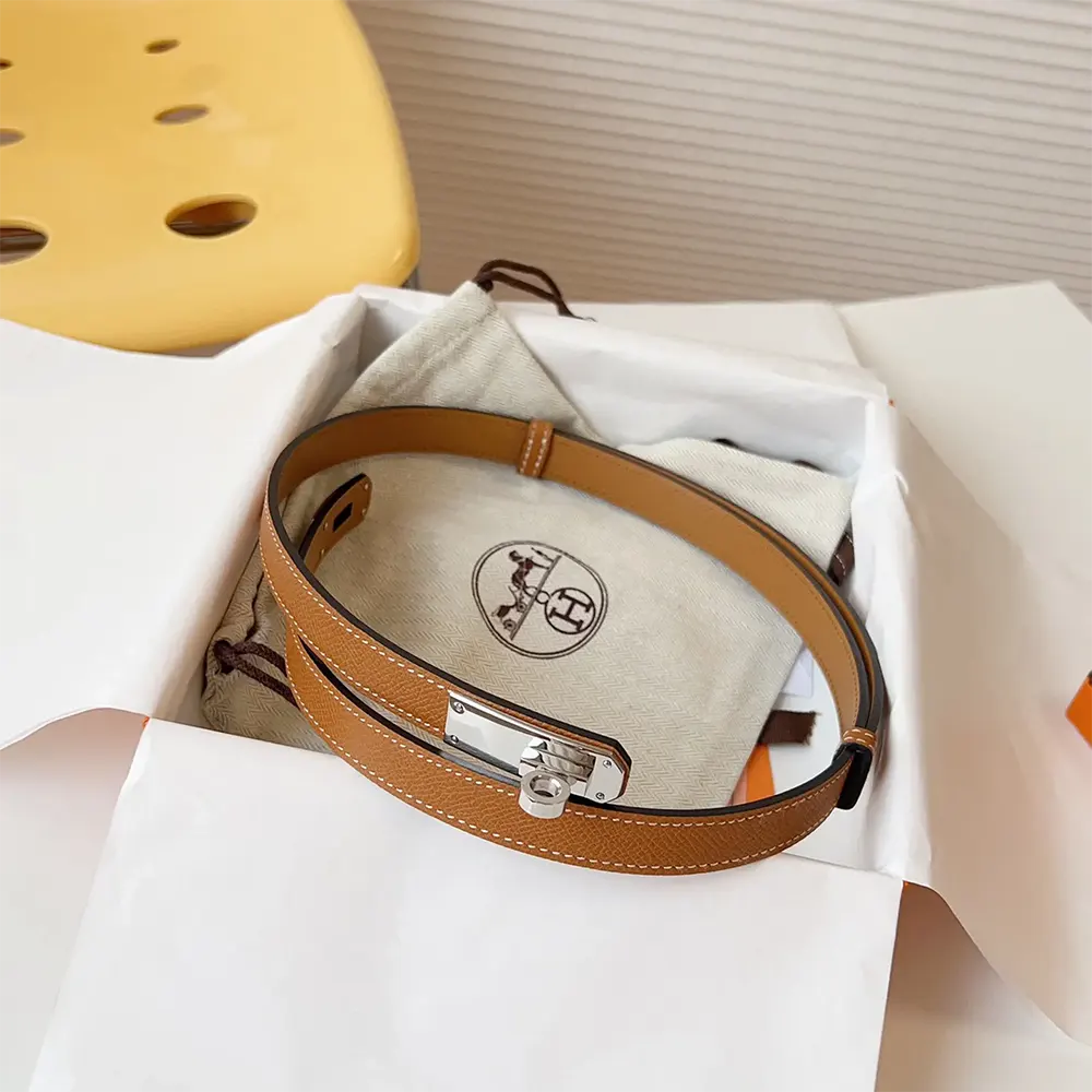 Full view of Hermes Women Kelly 18 Belt-Brown leather texture