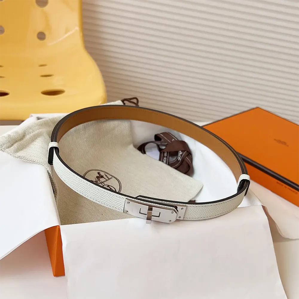Hermes Women Kelly 18 Belt-White full length on white background