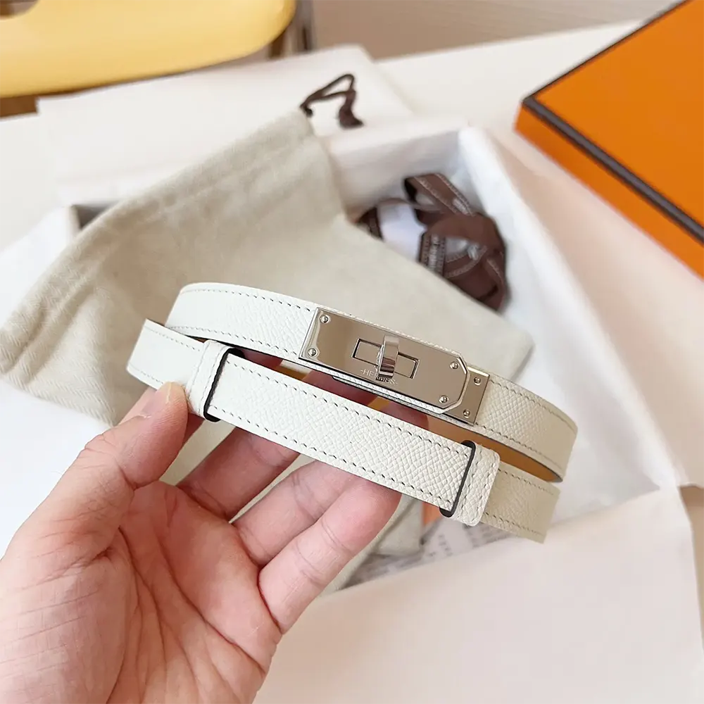 Side view showing smooth calfskin leather of Hermes Women Kelly 18 Belt-White