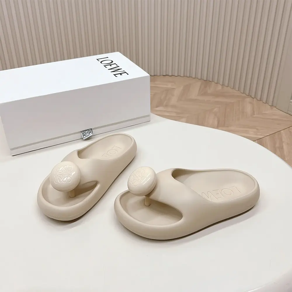 Loewe Women Foam Pebble Sandal-White - image 4