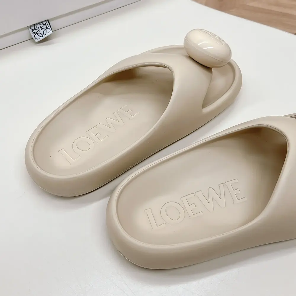 Loewe Women Foam Pebble Sandal-White - image 8