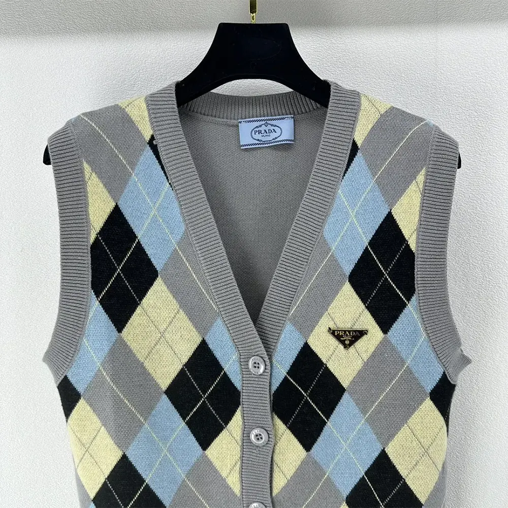 Prada Women Wool Vest with an Argyle Pattern P29B39_15I3_F0031_S_OOO - image 4