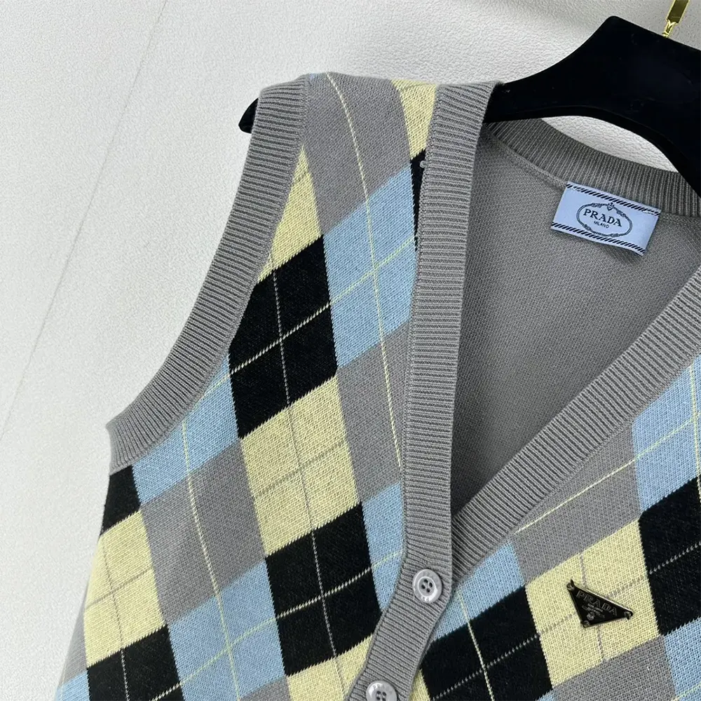 Prada Women Wool Vest with an Argyle Pattern P29B39_15I3_F0031_S_OOO - image 5