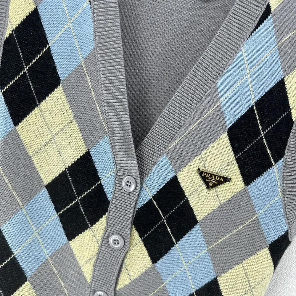 Prada Women Wool Vest with an Argyle Pattern P29B39_15I3_F0031_S_OOO - image 9